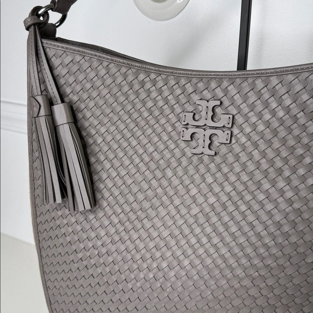 Tory Burch Thea Woven Bucket Hobo in grey zinc color handbag top handle - Picture 3 of 14